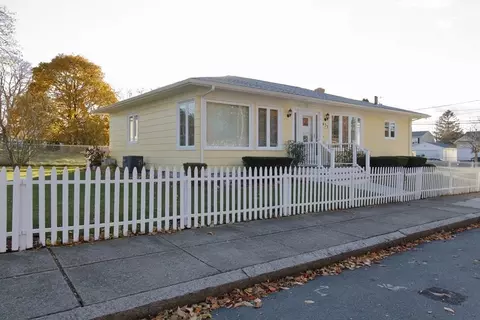 433 Slade St, Fall River, MA 02724