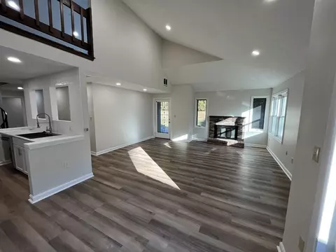 15 Country Club Ln #D, Milford, MA 01757