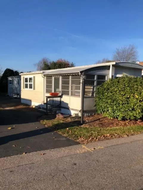 12 Garden Ln, Plainville, MA 02762