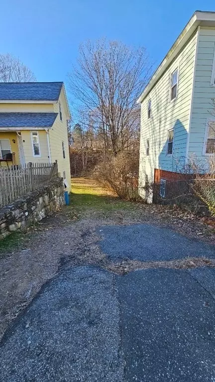 20 Carpenter St, Warren, MA 01083 photo 3