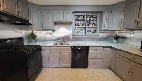16 Bakers Ln # S, Bourne, MA 02532