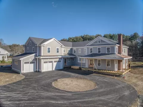 1134 Monument St, Concord, MA 01742