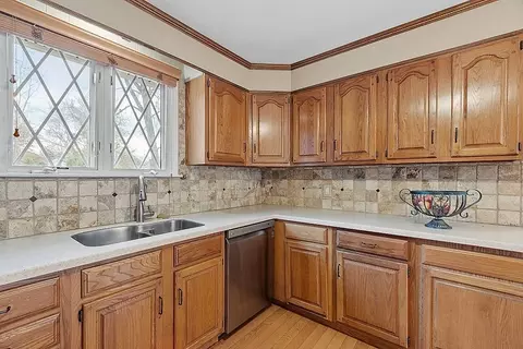 154 Commonwealth Ave, Worcester, MA 01604 photo 19