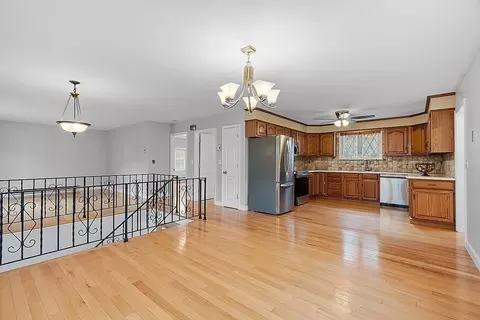 154 Commonwealth Ave, Worcester, MA 01604 photo 11
