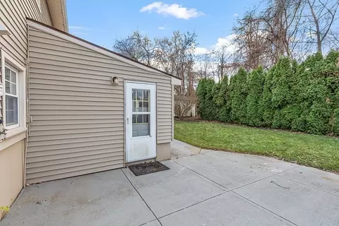 154 Commonwealth Ave, Worcester, MA 01604 photo 5