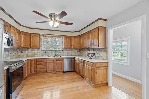 154 Commonwealth Ave, Worcester, MA 01604 photo 15