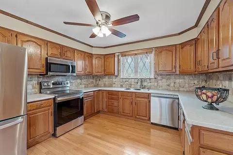 154 Commonwealth Ave, Worcester, MA 01604 photo 14