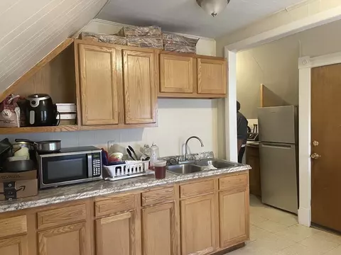 44-46 Lexington St, Springfield, MA 01107 photo 4