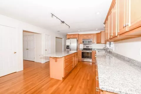 8 Griffin Way, Wareham, MA 02576 photo 10