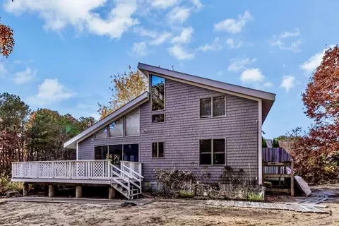 45 Manitoba Rd, Mashpee, MA 02649