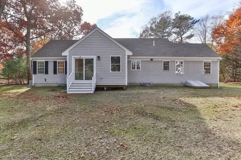 Exterior - 197 Old Barnstable Rd, Mashpee, MA 02649 photo 4 of 6