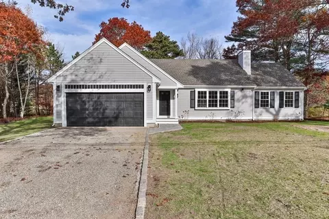 Exterior - 197 Old Barnstable Rd, Mashpee, MA 02649 photo 2 of 6