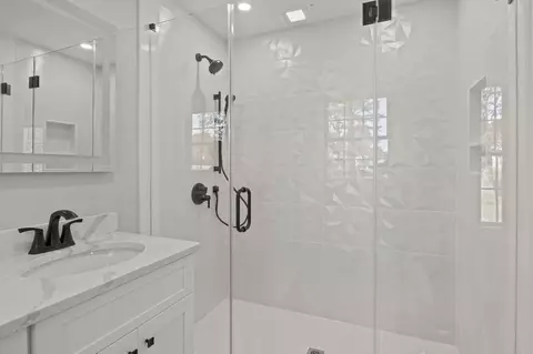 Bath - 197 Old Barnstable Rd, Mashpee, MA 02649 photo 4 of 6