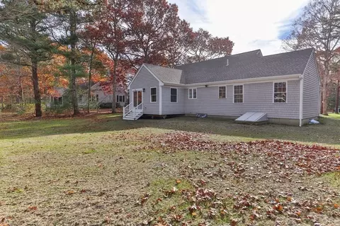 Exterior - 197 Old Barnstable Rd, Mashpee, MA 02649 photo 5 of 6