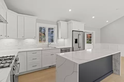Kitchen - 197 Old Barnstable Rd, Mashpee, MA 02649 photo 6 of 9