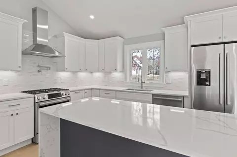 Kitchen - 197 Old Barnstable Rd, Mashpee, MA 02649 photo 3 of 9