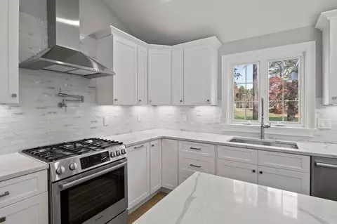 Kitchen - 197 Old Barnstable Rd, Mashpee, MA 02649 photo 4 of 9