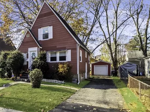 60 Braddock St, Springfield, MA 01109