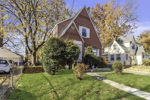 60 Braddock St, Springfield, MA 01109 photo 2