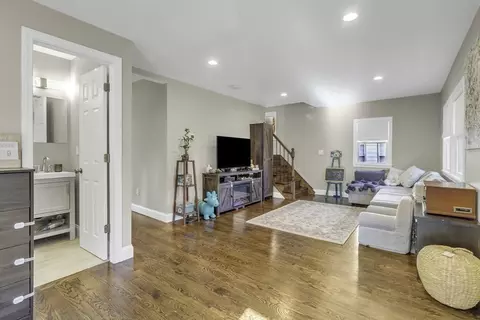 60 Braddock St, Springfield, MA 01109 photo 20