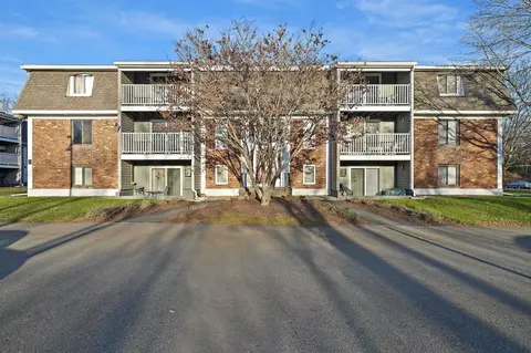 220 Bedford St #12D, Bridgewater, MA 02324