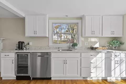 148 Elm St, Kingston, MA 02364