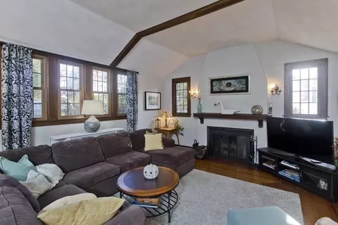 83 Upper Beverly Hls, West Springfield, MA 01089 photo 16