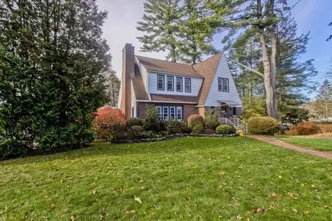 83 Upper Beverly Hls, West Springfield, MA 01089 photo 2