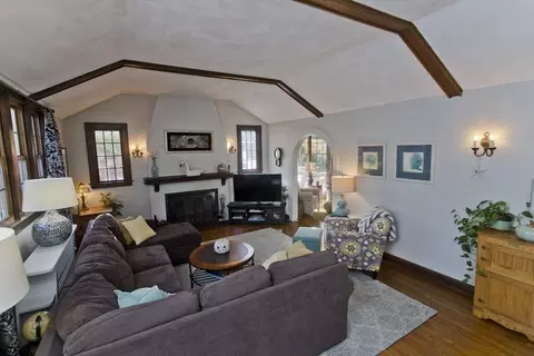 83 Upper Beverly Hls, West Springfield, MA 01089 photo 18