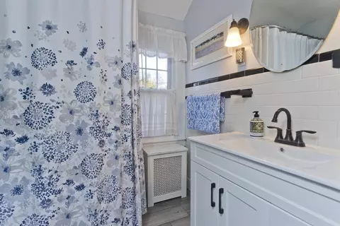 83 Upper Beverly Hls, West Springfield, MA 01089 photo 36