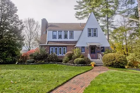 83 Upper Beverly Hls, West Springfield, MA 01089