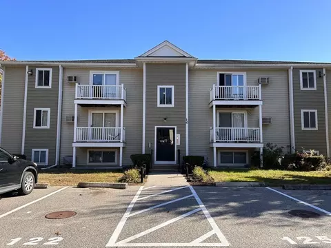 451 School St #10-3, Marshfield, MA 02050