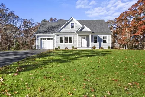 101 Plum Hollow Rd, Falmouth, MA 02536