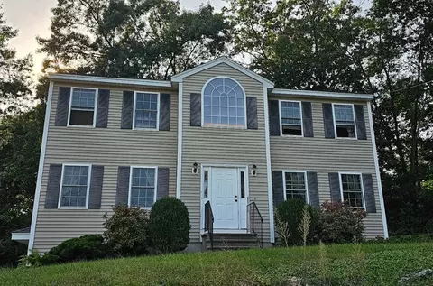 72 Kilby St, Dracut, MA 01826