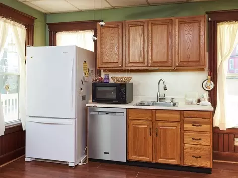 32 Wayne St, Worcester, MA 01603 photo 8