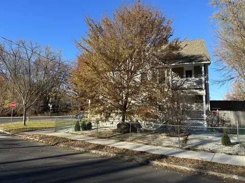 521-523 Hancock St, Springfield, MA 01105 photo 3