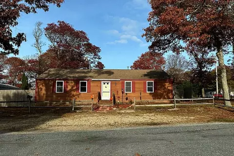 18-20 Wampanoag Rd, Yarmouth, MA 02664