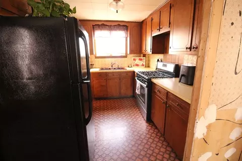 218 Lawton St, Fall River, MA 02721 photo 10