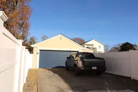 218 Lawton St, Fall River, MA 02721 photo 5