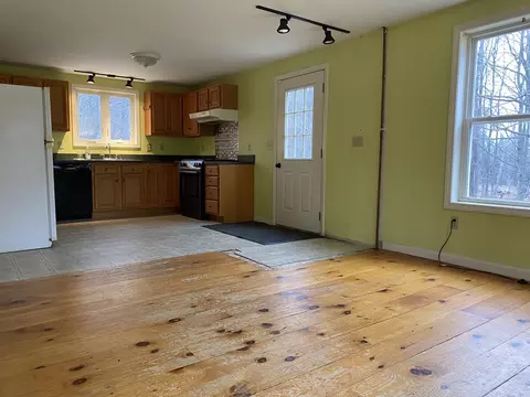 19 Broom St, Plainfield, MA 01070 photo 9
