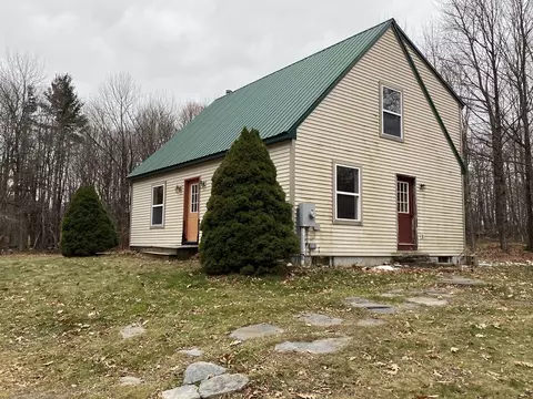 19 Broom St, Plainfield, MA 01070 photo 3