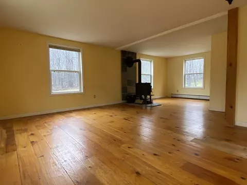 19 Broom St, Plainfield, MA 01070 photo 4