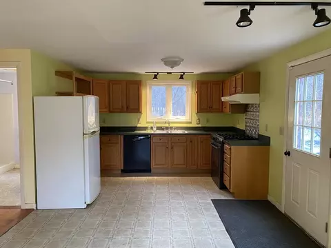 19 Broom St, Plainfield, MA 01070 photo 10