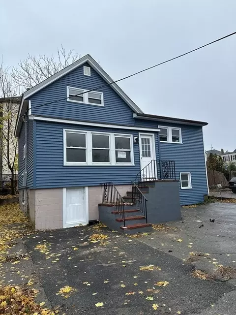 522 Alden St, Fall River, MA 02723