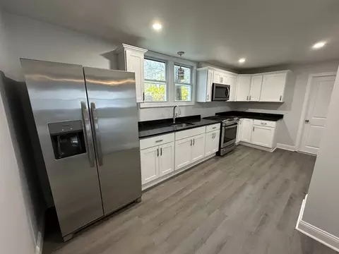 522 Alden St, Fall River, MA 02723 photo 3