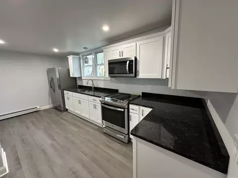 522 Alden St, Fall River, MA 02723 photo 4