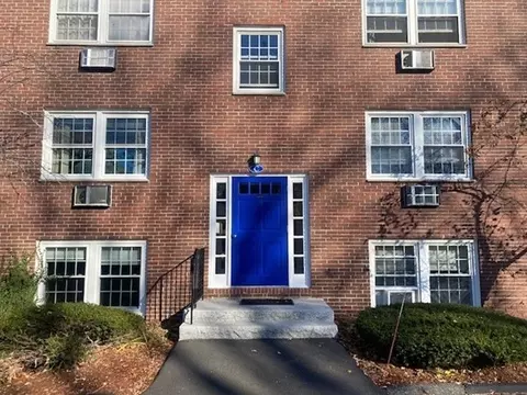 8 Sinai Cir #C8, Chelmsford, MA 01824