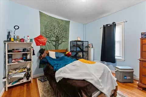 49 Beverly St, Chicopee, MA 01013 photo 13
