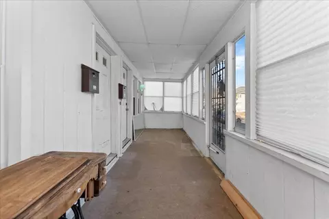 49 Beverly St, Chicopee, MA 01013 photo 4