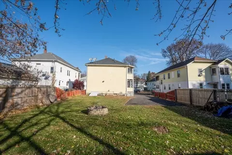 49 Beverly St, Chicopee, MA 01013 photo 32